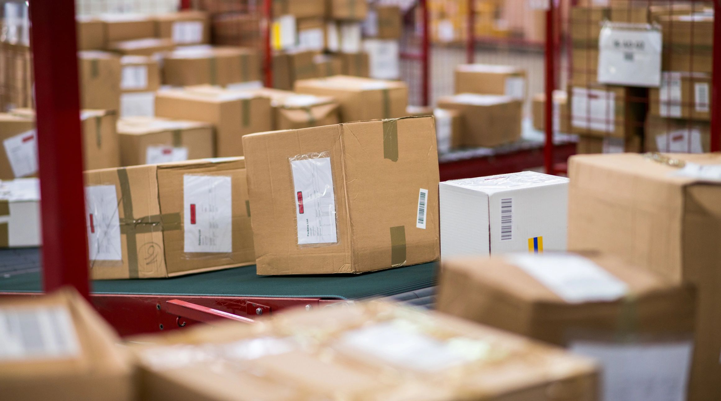 Corrugated cardboard boxes for packing and shipping